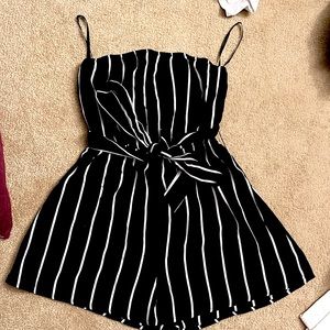 Shein romper, size medium. I haven’t worn this once, but the tags are off.